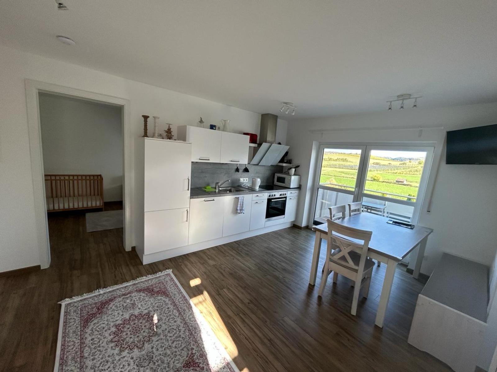 3 Zimmer Neubauwohnung In Der Schwaebischen Toskana Loewenstein Luaran gambar