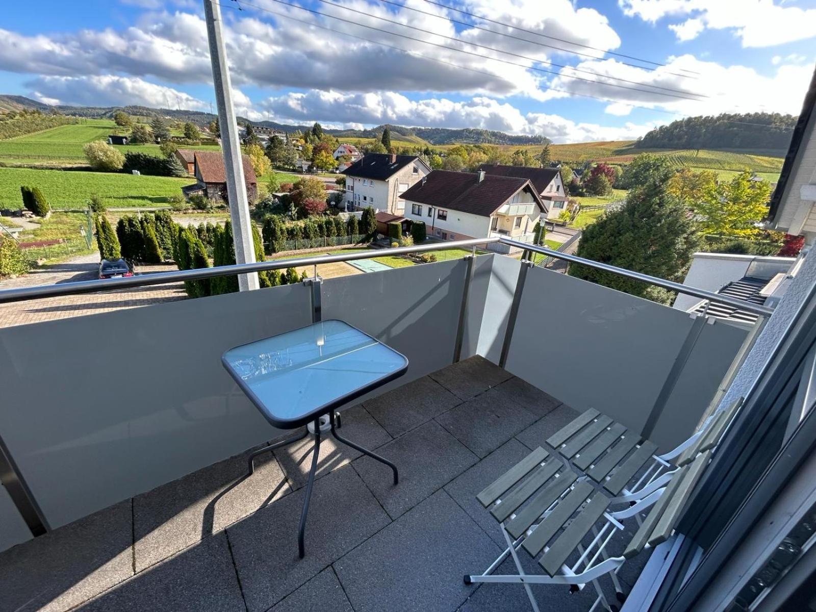 3 Zimmer Neubauwohnung In Der Schwaebischen Toskana Loewenstein Luaran gambar